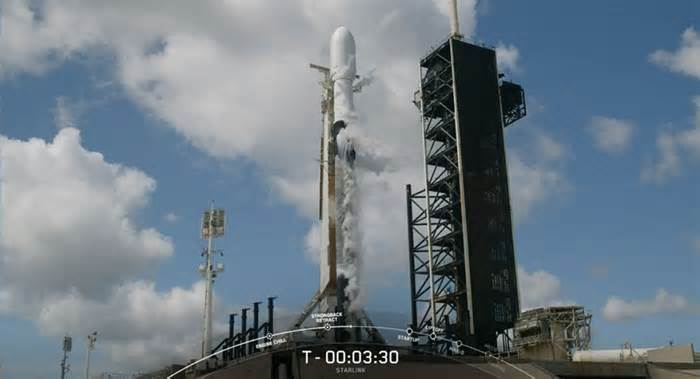 SpaceX mission from Kennedy Space Center tops off 3 launches in 30 hours