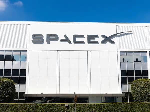 SpaceX pledges US$1.5b investment in Vietnam during Starlink talks