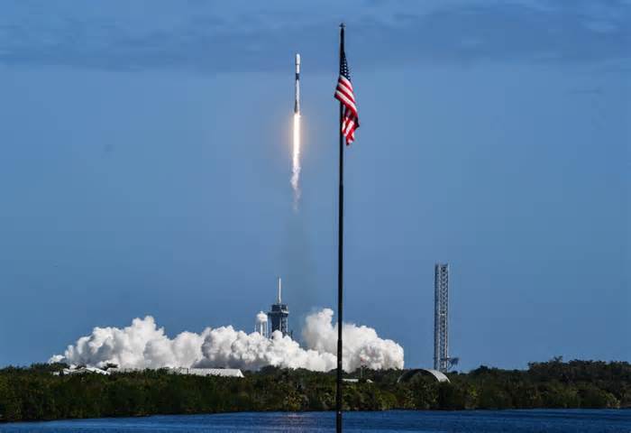 Veterans Day launch x 2: Rare SpaceX double launch on Space Coast