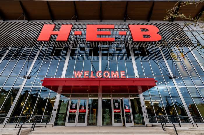 H-E-B, SpaceX, Zachry back on list of America's biggest private companies. See where they ranked.