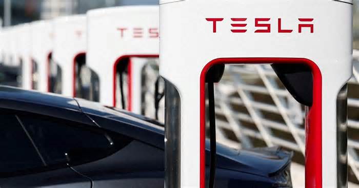 Tesla's California EV sales fall for 7th straight quarter amid weak demand