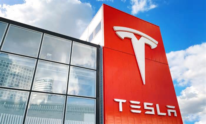 Tesla braces for rough quarters ahead as US ends EV incentives