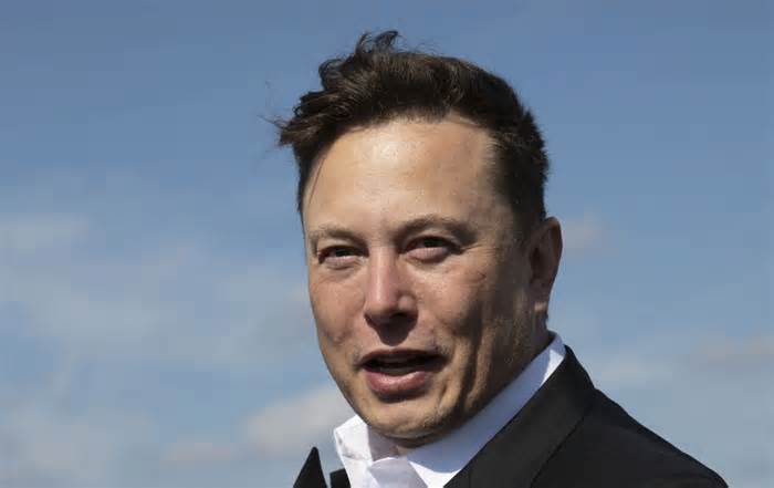 Elon Musk plans to unveil Tesla's robotaxi