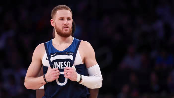 Timberwolves' Donte DiVincenzo gets into spat with Knicks coaches