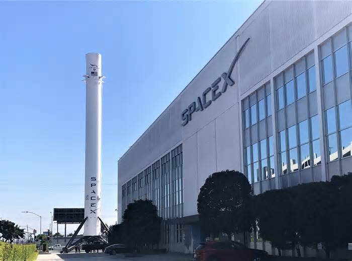 SpaceX raising $1.25bn in new shares