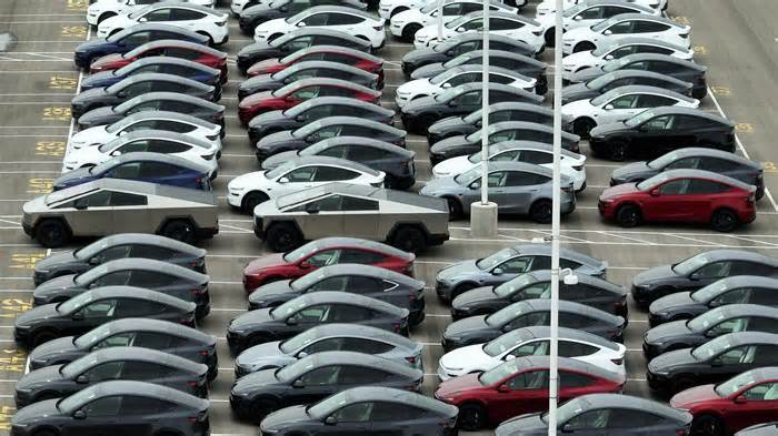 Tesla's Austin factory to pause Cybertruck, Model Y production for a week