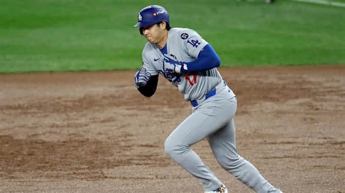 Los Angeles Dodgers Star Shohei Ohtani Reacts to Shoulder Injury in Press Conference