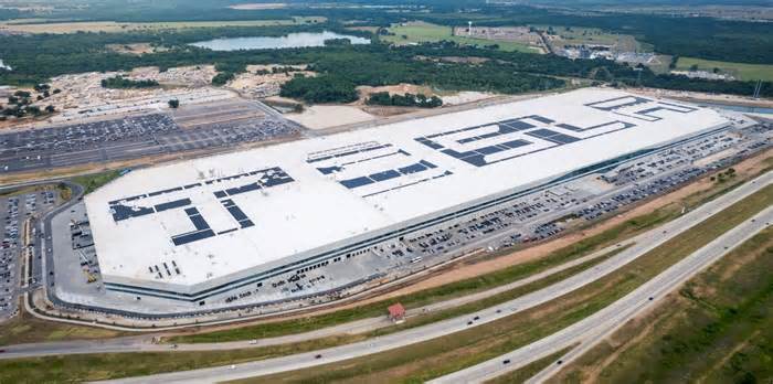 Tesla (TSLA) is not paying its bills and it is destroying small American businesses