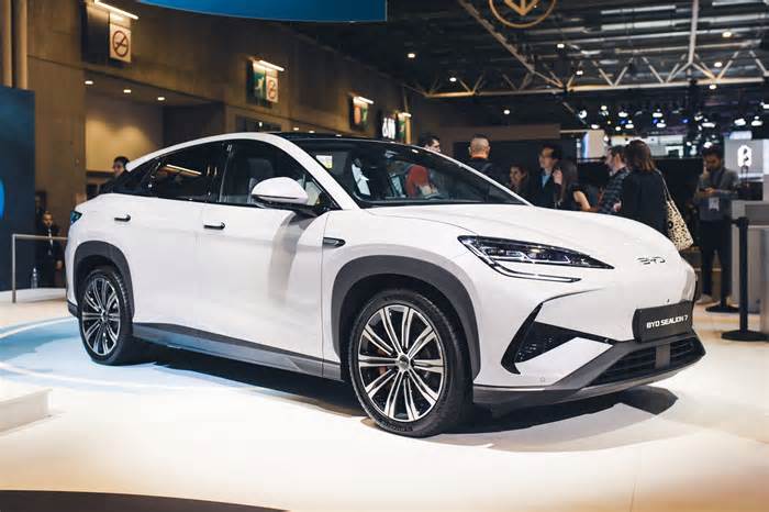 New BYD Sealion 7 undercuts the Tesla Model Y at £44,990