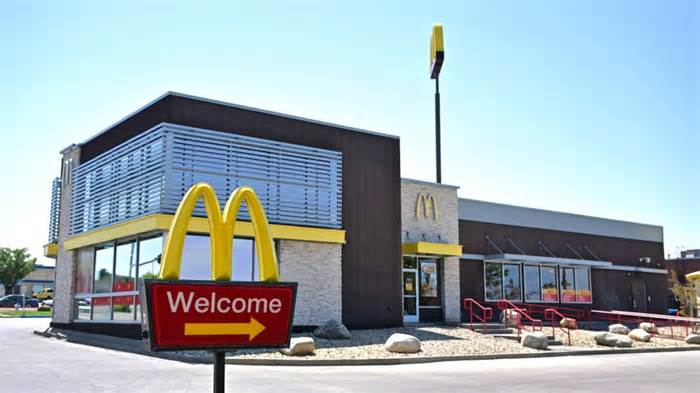 One dead in multistate E. coli outbreak tied to McDonald's Quarter Pounders, CDC says