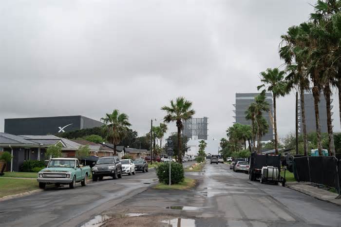 Texas leaders, residents react to incorporation of SpaceX's Starbase