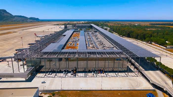 World’s Largest Solar Roof Powers Dalaman Airport