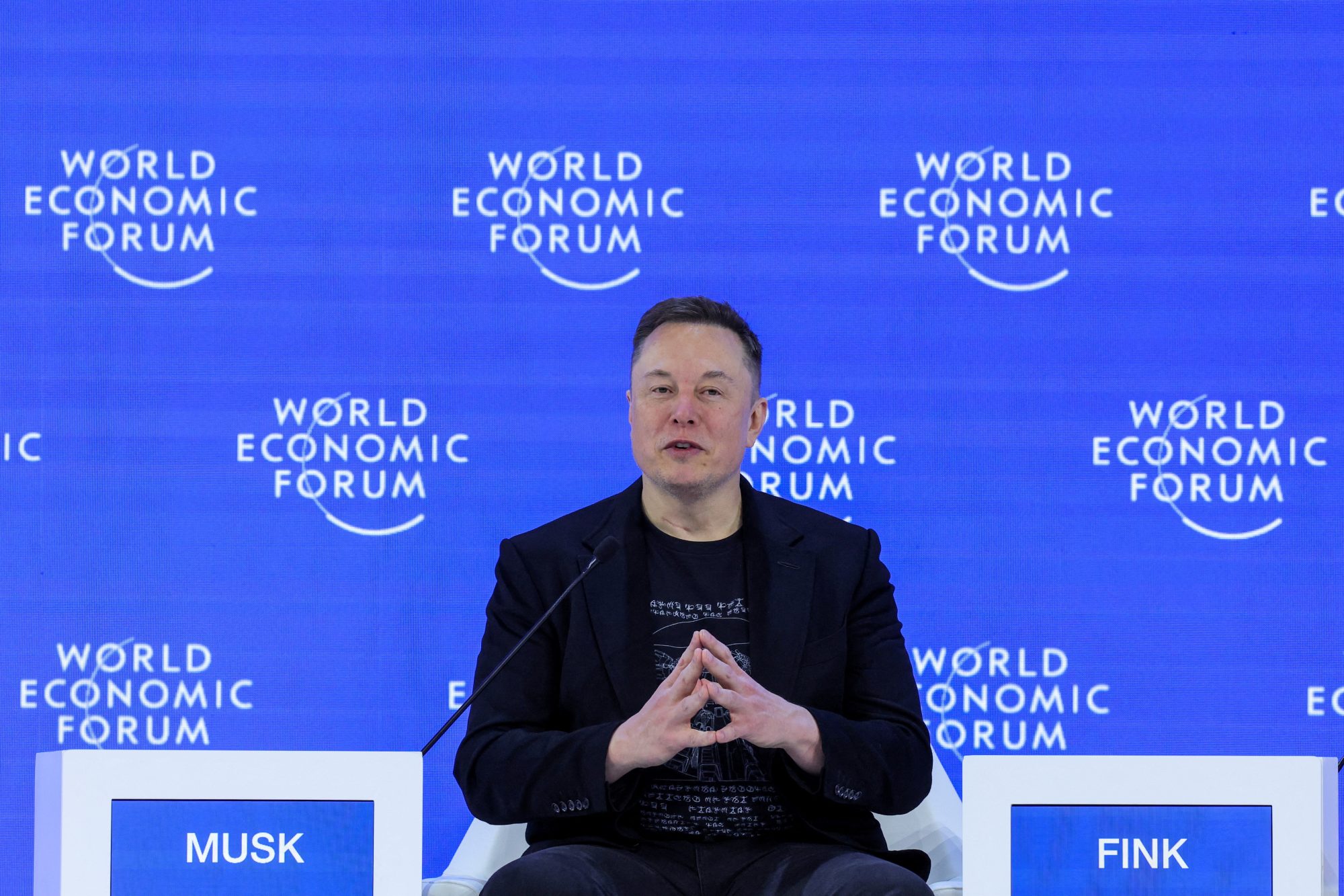 Elon Musk on Mars, robots and how AI will be ‘smarter than humans this year’