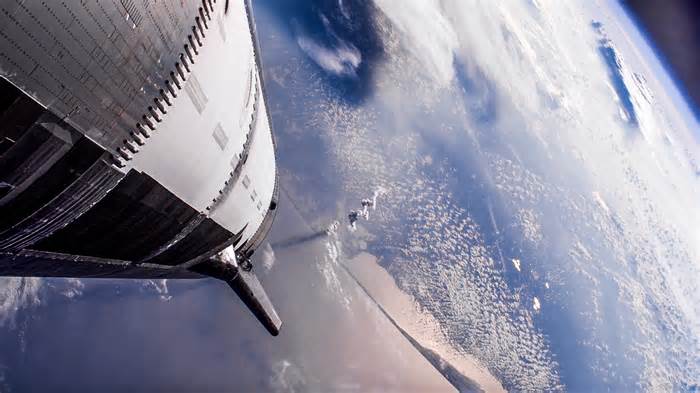 'Starship in space': See amazing photos from SpaceX megarocket's Flight 9 test mission