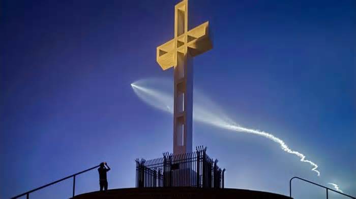 SpaceX Falcon 9 rocket launches from Vandenberg, California Space Force Base on Monday